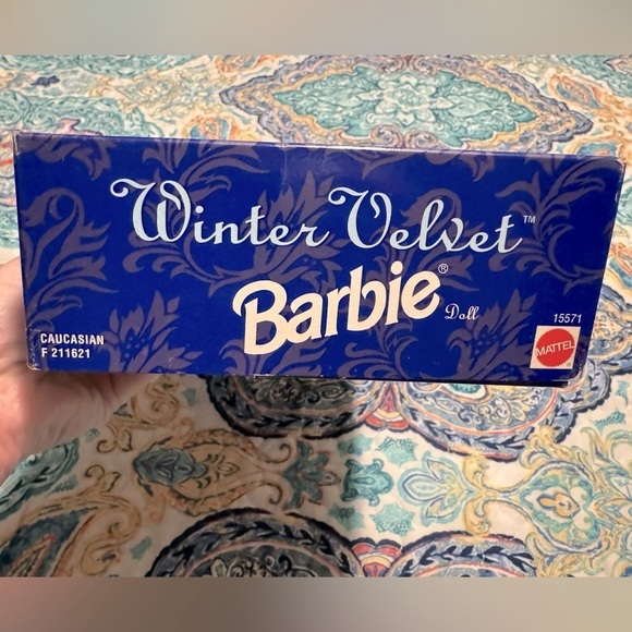 Vintage Avon Exclusive Winter Velvet Matell Barbie Doll Special Edition - Picture 4 of 4